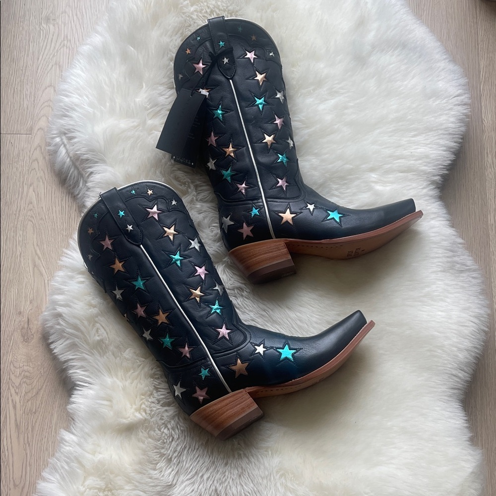 Black Star-Embellished Women's Heeled Cowboy Boots